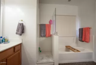 Photo #6: 6121737 Listing