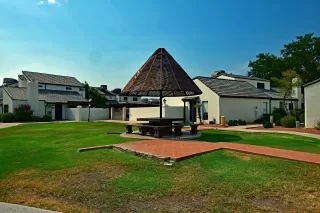 Photo #5: 6121889 Listing