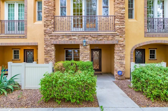 MLS: 6122031 Condo For Sale