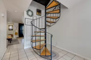 Photo #5: 6122287 Listing