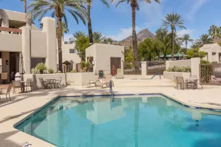 Photo #5: 6122367 Listing