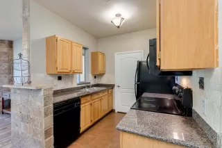 Photo #3: 6122411 Listing