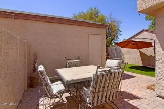 Photo #5: 6122600 Listing