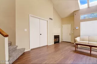 Photo #6: 6122600 Listing