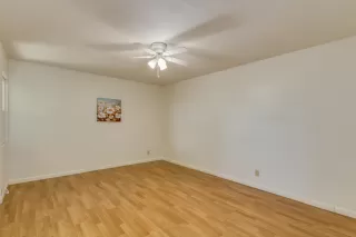 Photo #6: 6122671 Listing