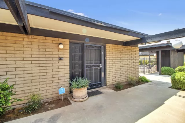 MLS: 6122802 Condo For Sale