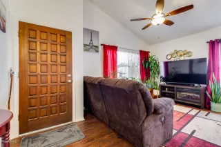 Photo #5: 6122809 Listing