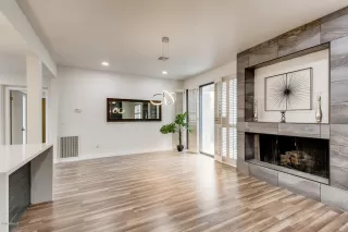 Photo #3: 6122867 Listing