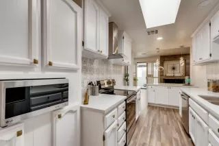 Photo #5: 6122867 Listing