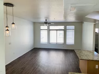 Photo #6: 6122896 Listing