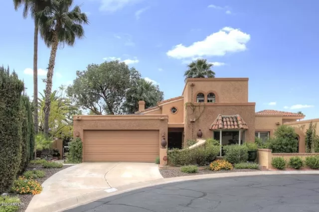 MLS: 6122990 Condo For Sale