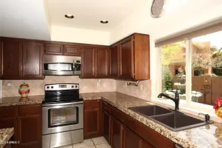 Photo #4: 6122990 Listing