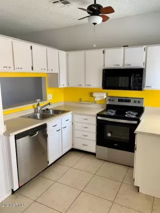 Photo #5: 6122996 Listing