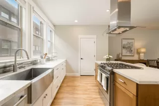 Photo #2: 6123104 Listing 