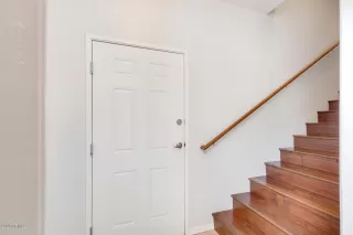 Photo #5: 6123334 Listing