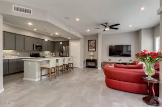 Photo #6: 6123432 Listing