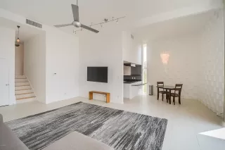 Photo #3: 6123486 Listing