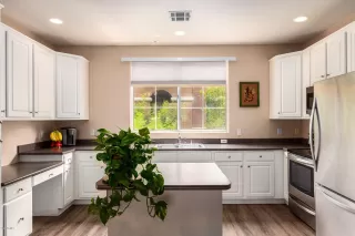 Photo #2: 6123733 Listing