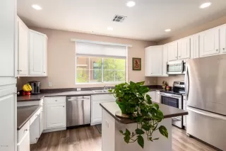 Photo #3: 6123733 Listing