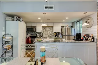 Photo #4: 6123768 Listing