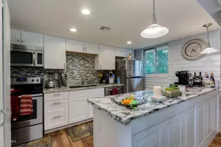 Photo #6: 6123768 Listing