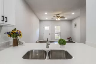 Photo #4: 6123832 Listing