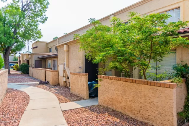 MLS: 6123976 Condo For Sale