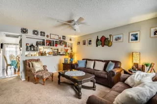 Photo #5: 6123987 Listing