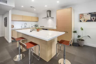 Photo #6: 6124094 Listing