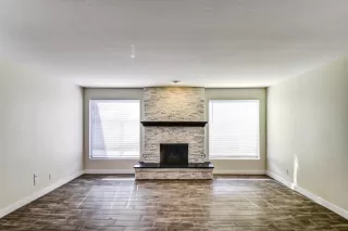 Photo #5: 6124120 Listing 