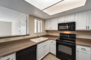 Photo #1: 6124301 Listing 