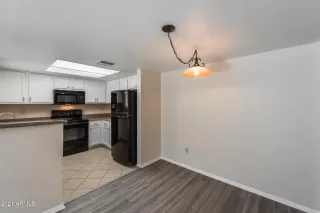 Photo #5: 6124301 Listing 