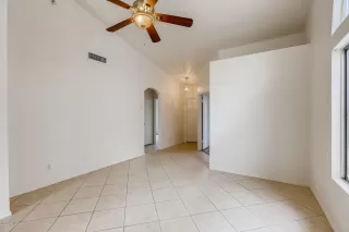 Photo #5: 6124694 Listing