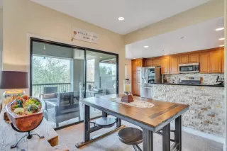 Photo #5: 6124763 Listing