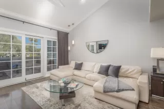 Photo #2: 6125185 Listing