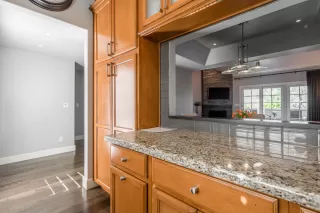 Photo #5: 6125185 Listing