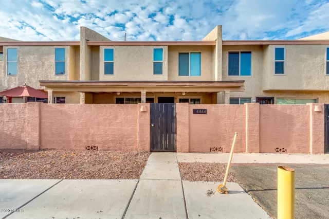 MLS: 6125502 Condo For Sale