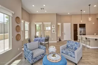 Photo #2: 6125656 Listing 