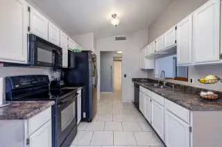 Photo #4: 6125966 Listing