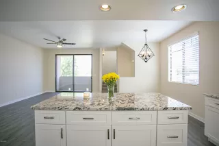 Photo #6: 6126053 Listing