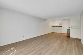 Photo #5: 6126071 Listing 