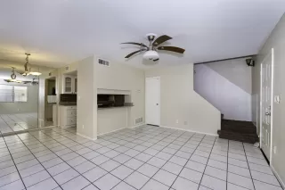 Photo #2: 6126503 Listing