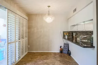 Photo #6: 6126550 Listing