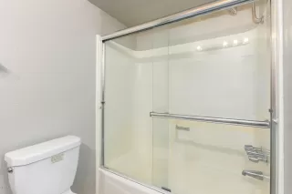 Photo #4: 6126626 Listing