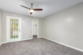 Photo #5: 6126626 Listing