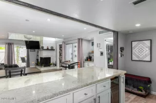 Photo #5: 6126651 Listing