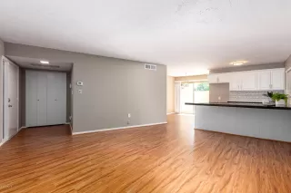 Photo #3: 6126697 Listing