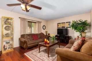 Photo #4: 6126931 Listing