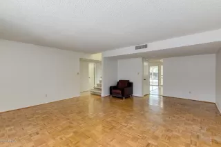 Photo #4: 6127042 Listing