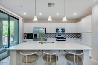 Photo #6: 6127180 Listing